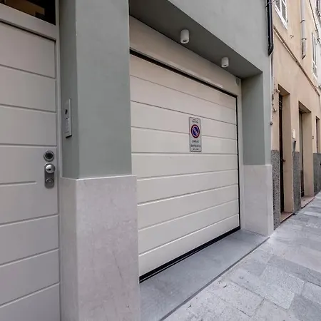 Blue - Center & Garage Apartment Parma