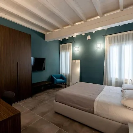 Blue - Center & Garage Apartment Parma
